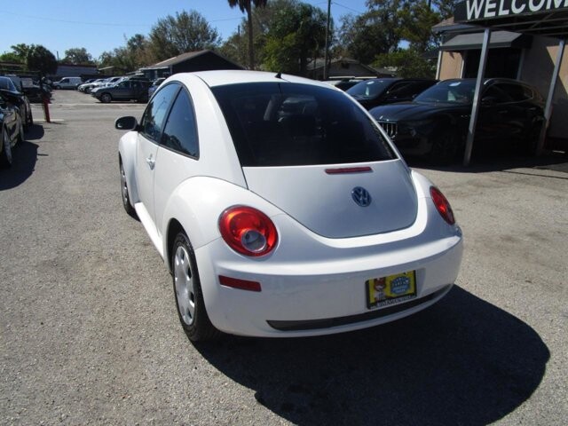 2010 Volkswagen Beetle in Tampa, FL 33604-6914 - 2215998 22