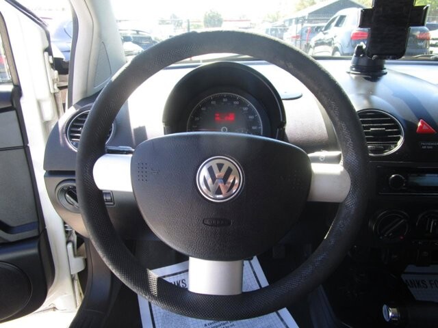 2010 Volkswagen Beetle in Tampa, FL 33604-6914 - 2215998 4
