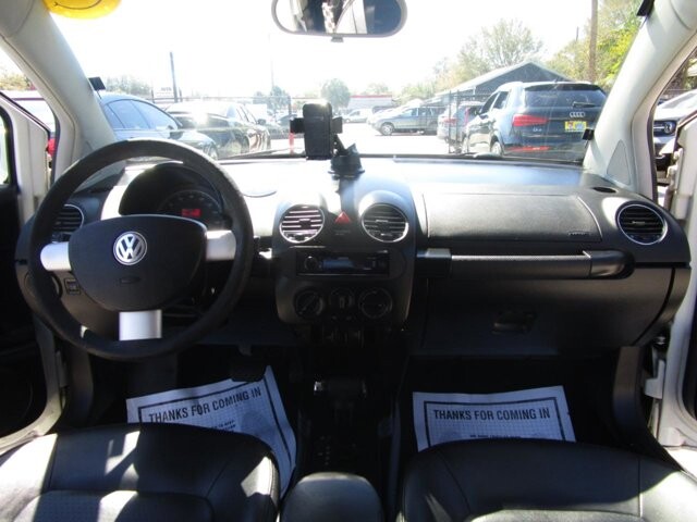 2010 Volkswagen Beetle in Tampa, FL 33604-6914 - 2215998 3