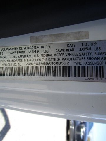 2010 Volkswagen Beetle in Tampa, FL 33604-6914 - 2215998 25