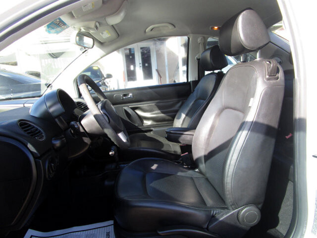 2010 Volkswagen Beetle in Tampa, FL 33604-6914 - 2215998 33