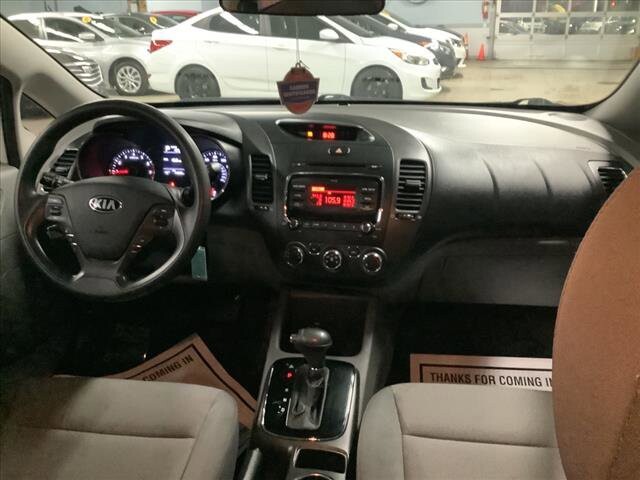 2017 Kia Forte in Chicago, IL 60659 - 2218483 18