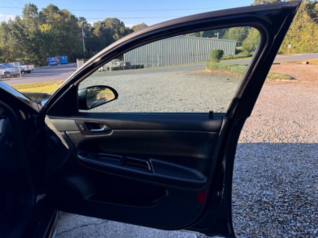 2016 Chevrolet Impala in Albemarle, NC 28001 - 2219620 25