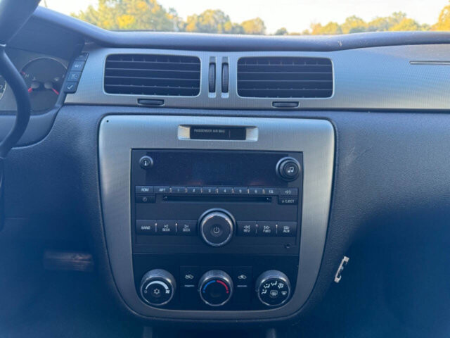 2016 Chevrolet Impala in Albemarle, NC 28001 - 2219620 11