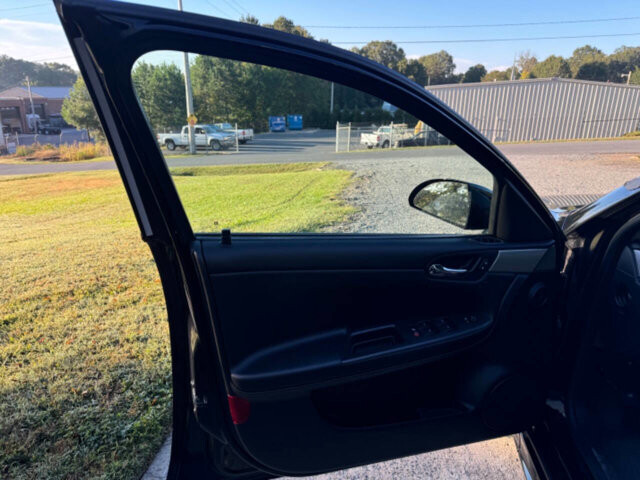 2016 Chevrolet Impala in Albemarle, NC 28001 - 2219620 27