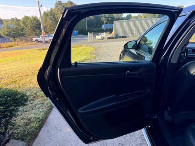 2016 Chevrolet Impala in Albemarle, NC 28001 - 2219620 28