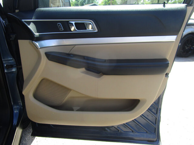 2017 Ford Explorer in Tampa, FL 33604-6914 - 2223078 18