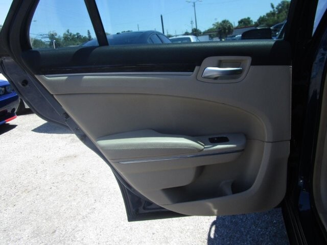 2014 Chrysler 300 in Tampa, FL 33604-6914 - 2223079 14
