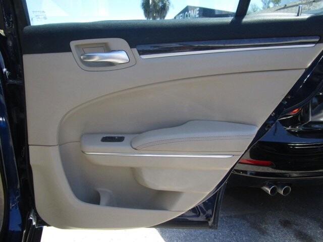 2014 Chrysler 300 in Tampa, FL 33604-6914 - 2223079 15