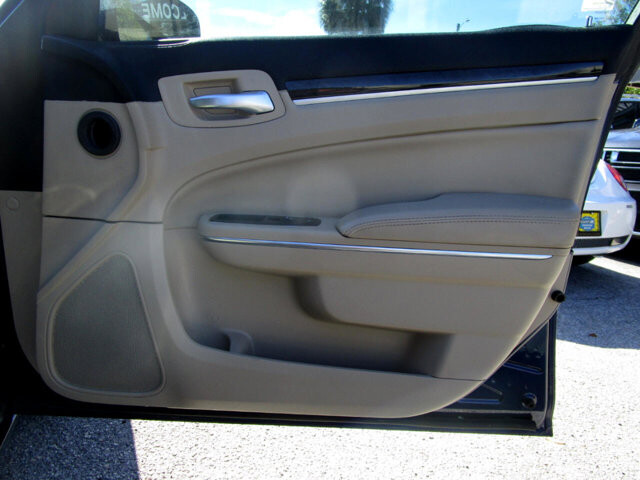 2014 Chrysler 300 in Tampa, FL 33604-6914 - 2223079 43