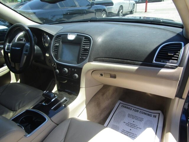 2014 Chrysler 300 in Tampa, FL 33604-6914 - 2223079 10