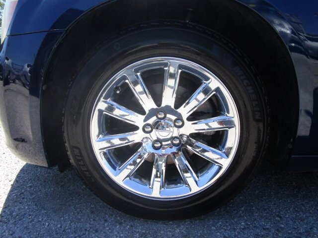 2014 Chrysler 300 in Tampa, FL 33604-6914 - 2223079 17