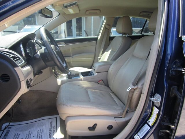 2014 Chrysler 300 in Tampa, FL 33604-6914 - 2223079 7