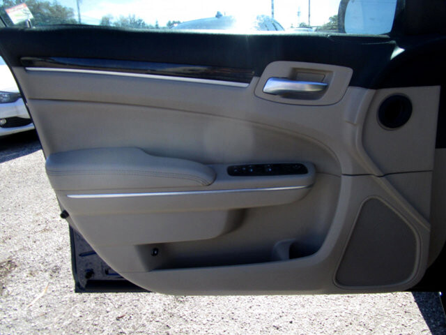 2014 Chrysler 300 in Tampa, FL 33604-6914 - 2223079 42