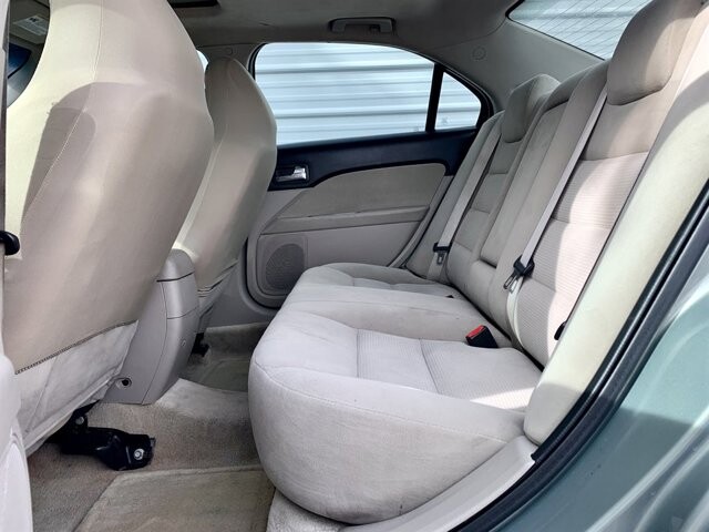 2009 Ford Fusion in Hudson, FL 34669 - 2225186 11