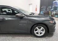 2018 Chevrolet Malibu in Wooster, OH 44691 - 2226152 9
