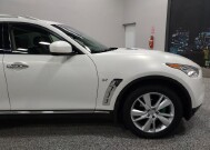 2015 INFINITI QX70 in Wooster, OH 44691 - 2226198 10