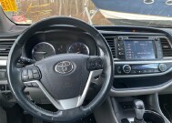 2016 Toyota Highlander in Westport, MA 02790 - 2226669 41