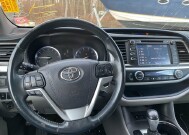 2016 Toyota Highlander in Westport, MA 02790 - 2226669 13
