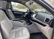 2016 Toyota Highlander in Westport, MA 02790 - 2226669 49