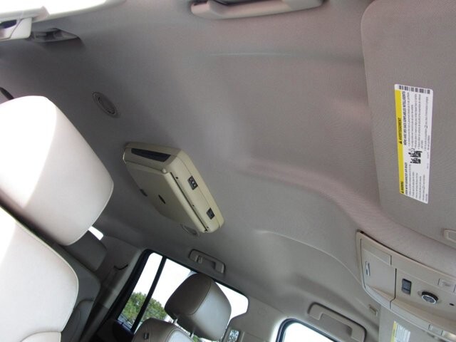 2015 Chevrolet Suburban in Tampa, FL 33604-6914 - 2231431 16