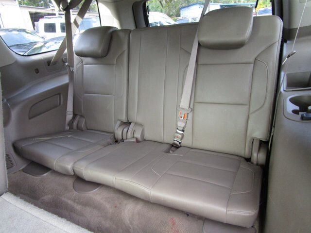 2015 Chevrolet Suburban in Tampa, FL 33604-6914 - 2231431 47