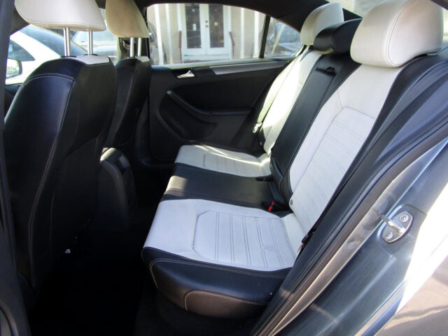 2016 Volkswagen Jetta in Tampa, FL 33604-6914 - 2231432 40