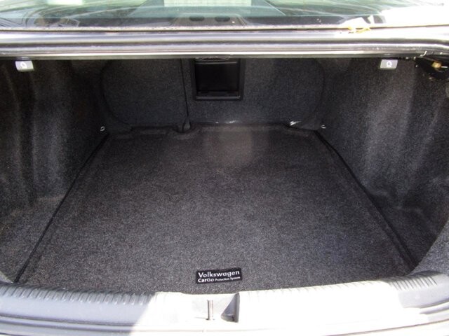 2016 Volkswagen Jetta in Tampa, FL 33604-6914 - 2231432 25