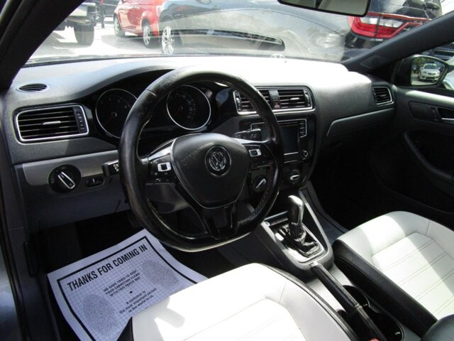 2016 Volkswagen Jetta in Tampa, FL 33604-6914 - 2231432 12