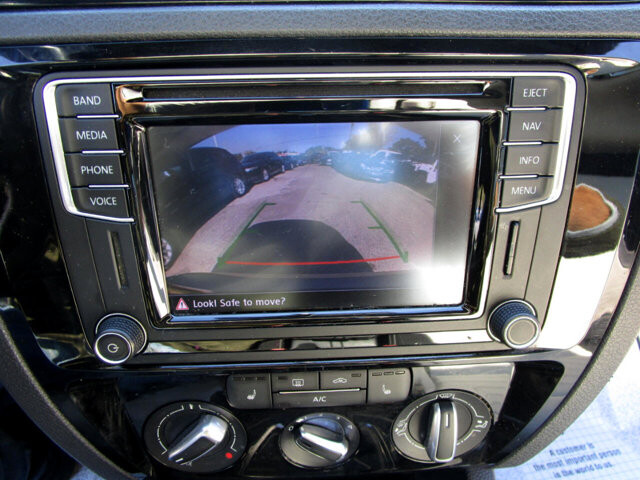 2016 Volkswagen Jetta in Tampa, FL 33604-6914 - 2231432 36