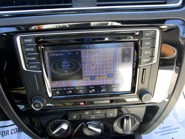 2016 Volkswagen Jetta in Tampa, FL 33604-6914 - 2231432 35