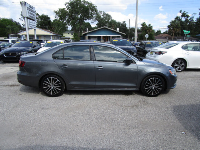 2016 Volkswagen Jetta in Tampa, FL 33604-6914 - 2231432 27