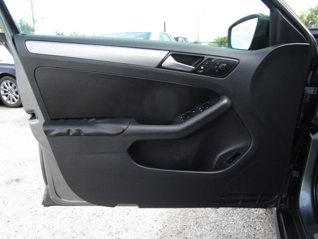 2016 Volkswagen Jetta in Tampa, FL 33604-6914 - 2231432 15