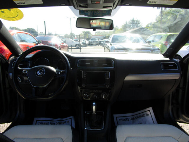 2016 Volkswagen Jetta in Tampa, FL 33604-6914 - 2231432 32