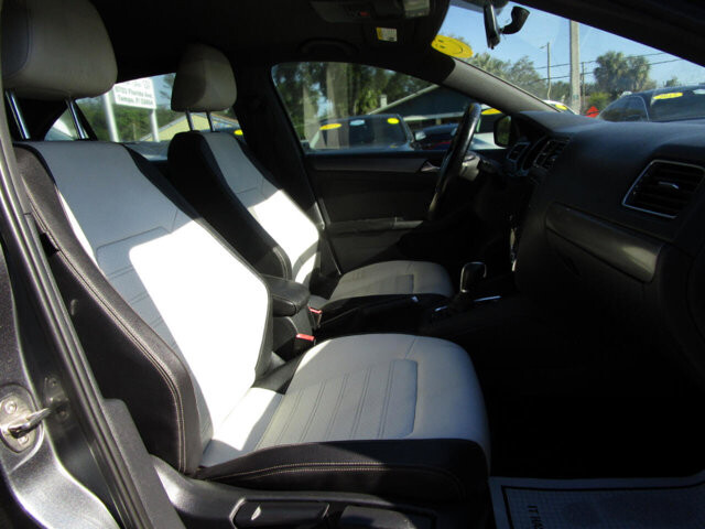 2016 Volkswagen Jetta in Tampa, FL 33604-6914 - 2231432 37