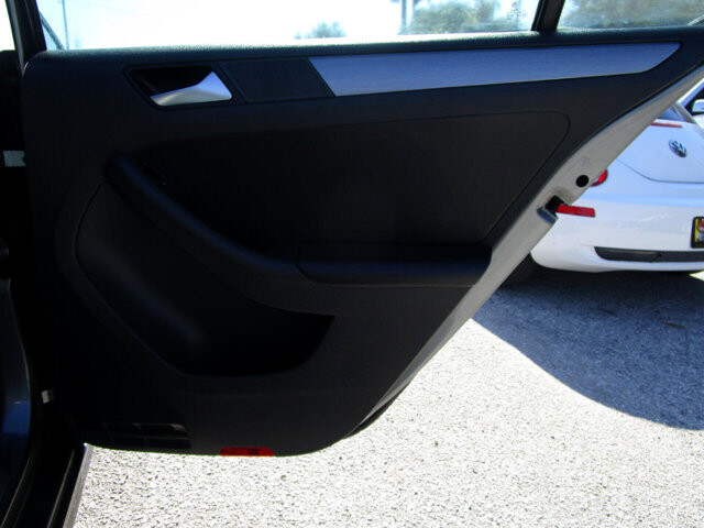 2016 Volkswagen Jetta in Tampa, FL 33604-6914 - 2231432 48