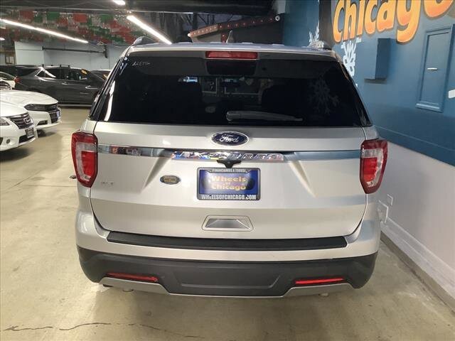 2019 Ford Explorer in Chicago, IL 60659 - 2233237 4