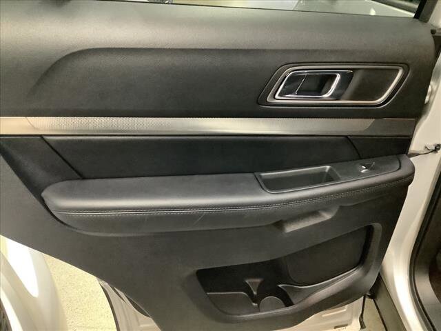 2019 Ford Explorer in Chicago, IL 60659 - 2233237 16