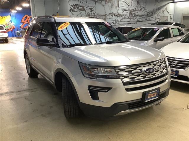 2019 Ford Explorer in Chicago, IL 60659 - 2233237 7