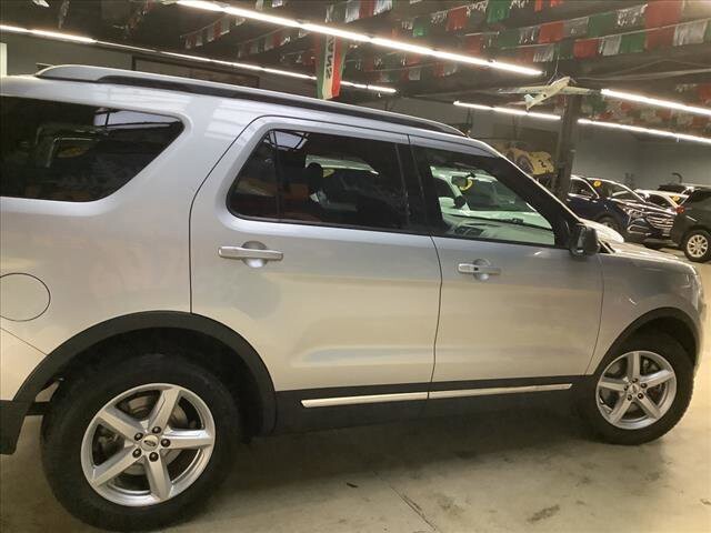 2019 Ford Explorer in Chicago, IL 60659 - 2233237 6