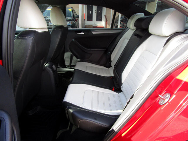 2016 Volkswagen Jetta in Tampa, FL 33604-6914 - 2234124 68