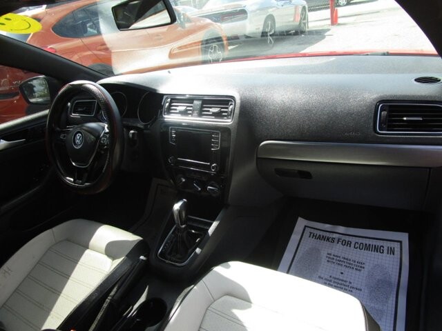 2016 Volkswagen Jetta in Tampa, FL 33604-6914 - 2234124 11