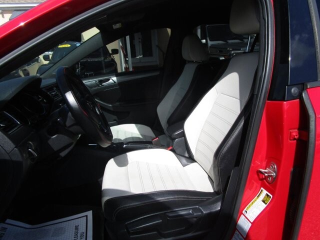 2016 Volkswagen Jetta in Tampa, FL 33604-6914 - 2234124 8