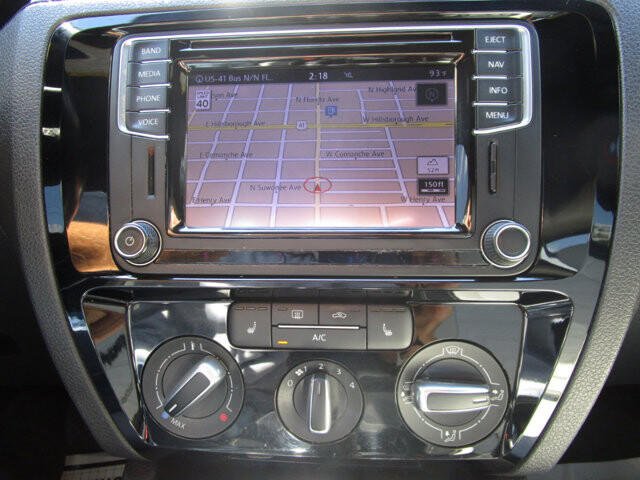 2016 Volkswagen Jetta in Tampa, FL 33604-6914 - 2234124 34