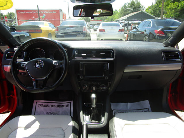 2016 Volkswagen Jetta in Tampa, FL 33604-6914 - 2234124 32