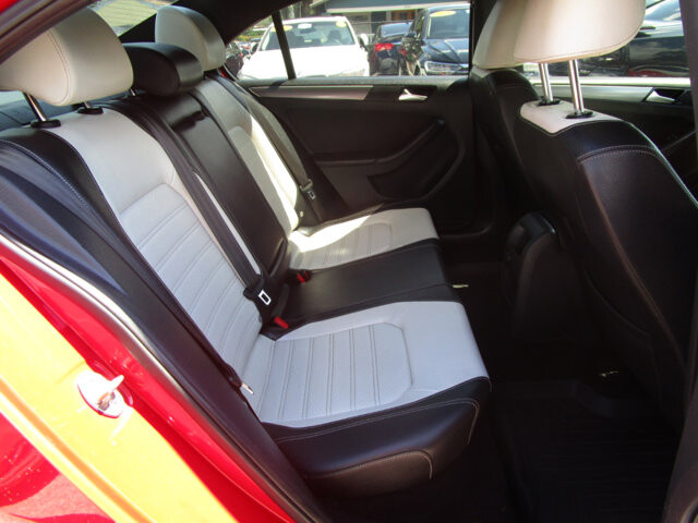 2016 Volkswagen Jetta in Tampa, FL 33604-6914 - 2234124 38