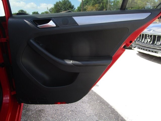 2016 Volkswagen Jetta in Tampa, FL 33604-6914 - 2234124 18