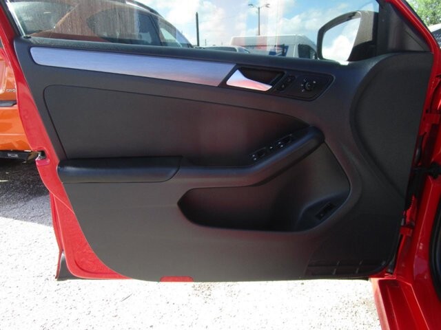 2016 Volkswagen Jetta in Tampa, FL 33604-6914 - 2234124 15