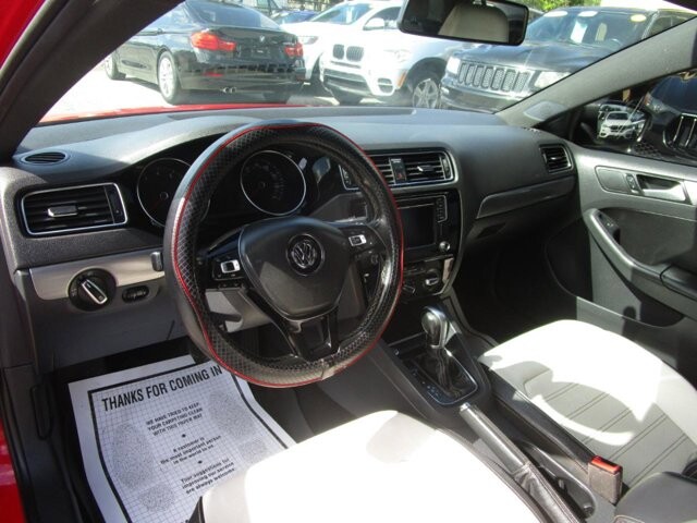 2016 Volkswagen Jetta in Tampa, FL 33604-6914 - 2234124 12