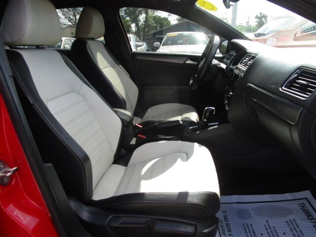 2016 Volkswagen Jetta in Tampa, FL 33604-6914 - 2234124 7